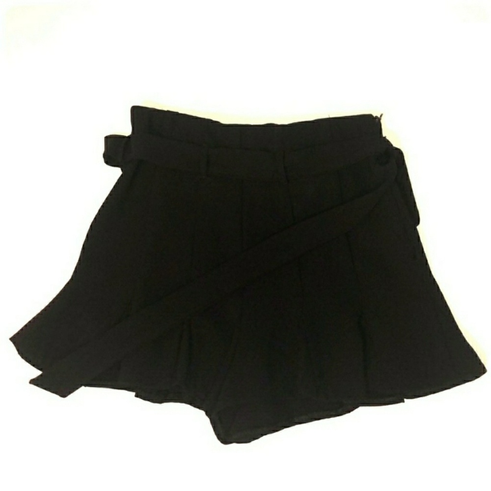 ZARA Black short